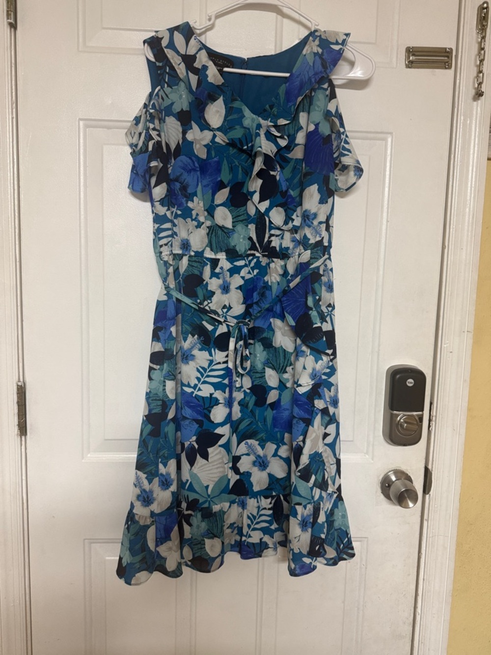 Simply Styled Blue Floral Cold-Shoulder Dress